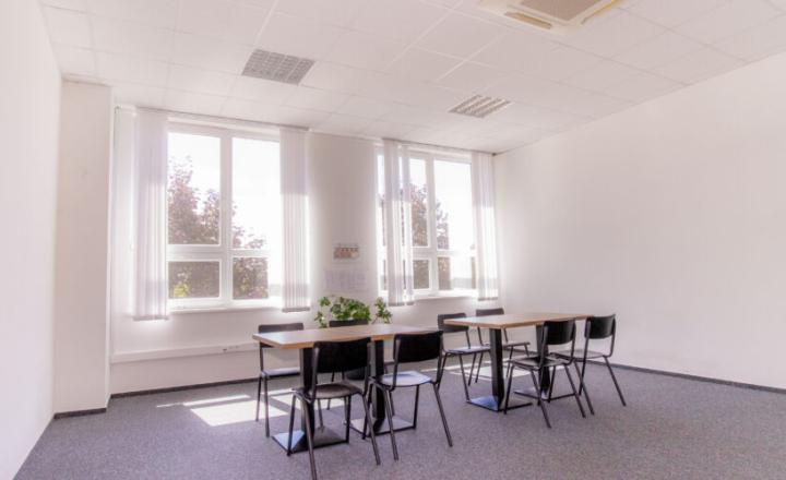 Atraktívne kancelárske priestory na prenájom, od 37 m2 do 326 m2, sklad, parkovanie zdarma - fotografia 3