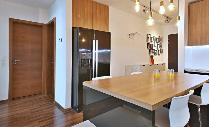 ✅ PREDANÉ: Moderný, štýlový 2 izbový byt so zariadením, loggia, parkovanie, III veže, Bajkalská ul. - fotografia 3
