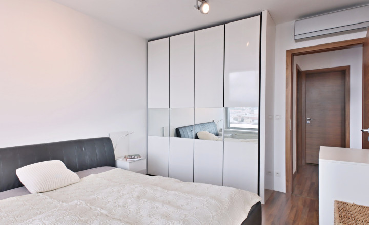 ✅ PREDANÉ: Moderný, štýlový 2 izbový byt so zariadením, loggia, parkovanie, III veže, Bajkalská ul. - fotografia 5