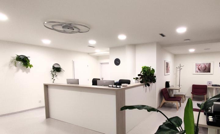 AMBULANCIE LEKÁROV 8 KS, vhodné pre kliniku, 295 m2, Röntgenova ul., BA - Petržalka