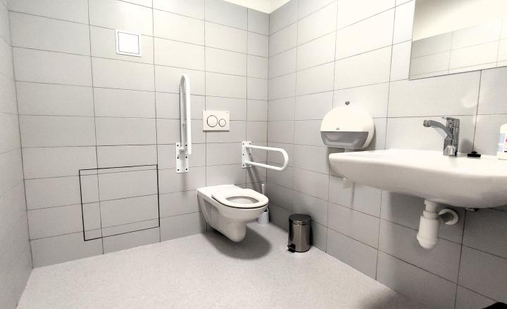 AMBULANCIE LEKÁROV 8 KS, vhodné pre kliniku, 295 m2, Röntgenova ul., BA - Petržalka - fotografia 8
