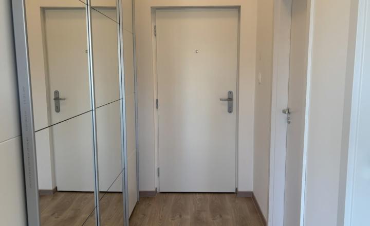 ✅ PREDANÉ: Priestranný štýlový 2i zariadený byt, parkovanie, pivnica, širšie centrum Pezinok - fotografia 9