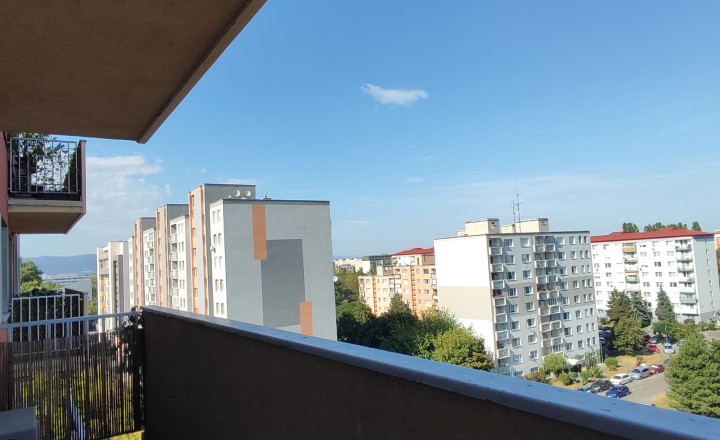 ✅ PRENAJATÉ: Slnečný a priestranný 2i byt, klimatizácia, balkón, pivnica, garáž - fotografia 14