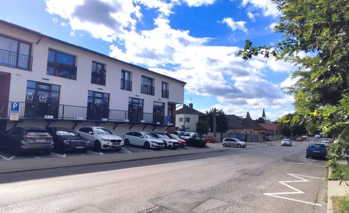 Nebytový priestor 33 m2 vhodný pre služby, obchod, kanceláriu