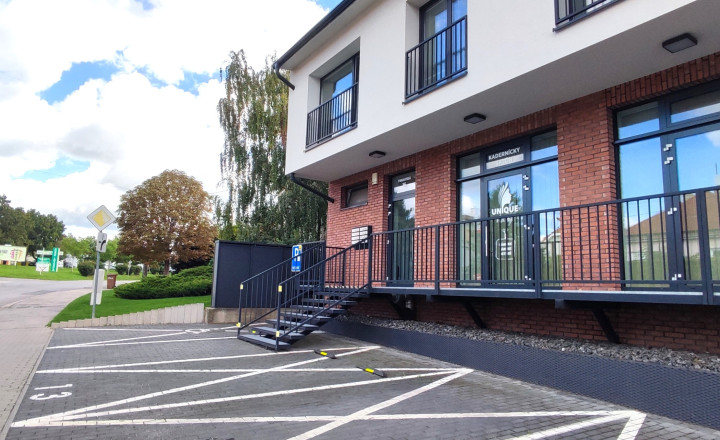 Nebytový priestor 33 m2 vhodný pre služby, obchod, kanceláriu - fotografia 1