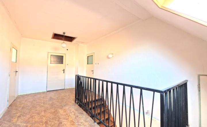 Priestranný 5 izbový rodinný dom, garáž, veľký pozemok, Dlhá pri Trnave - fotografia 13