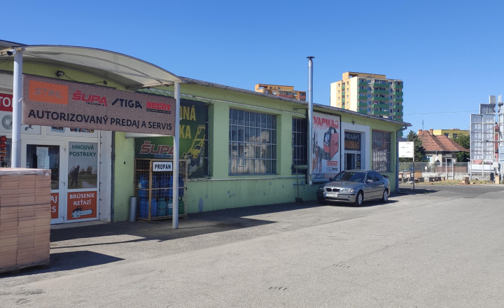 Na prenájom skladový priestor / predajňa – Pezinok | 135 m²