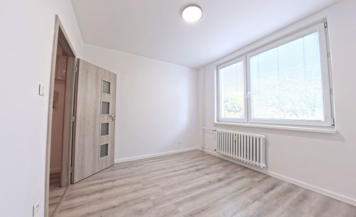 EXKLUZÍVNE NA PRENÁJOM 3 IZB.BYT, BYSTRICKÁ UL., PEZINOK - fotografia 9