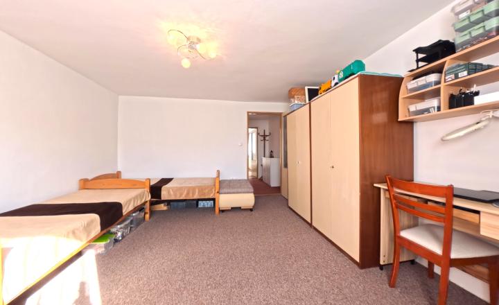 Jedinečný rodinný dom po rekonštrukcii, záhrada, Pezinok - Cajla - fotografia 18