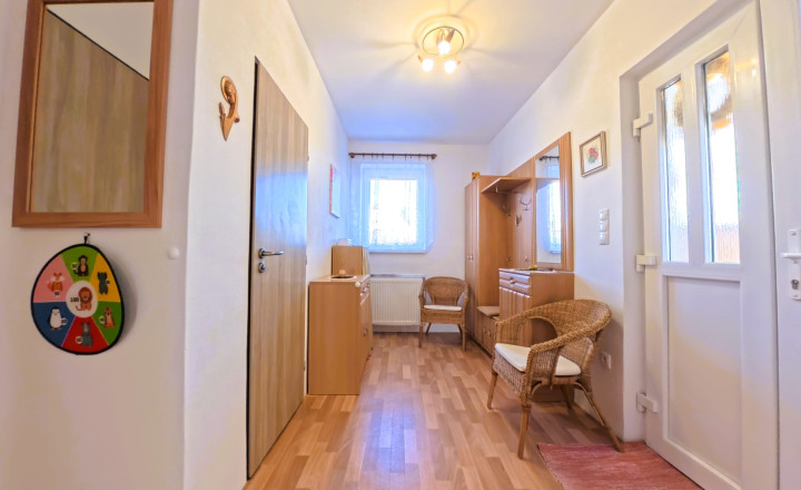 Jedinečný rodinný dom po rekonštrukcii, záhrada, Pezinok - Cajla - fotografia 4