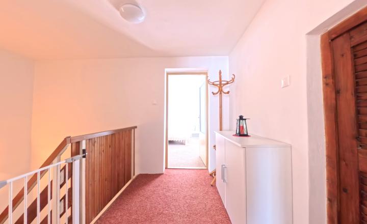 Jedinečný rodinný dom po rekonštrukcii, záhrada, Pezinok - Cajla - fotografia 20