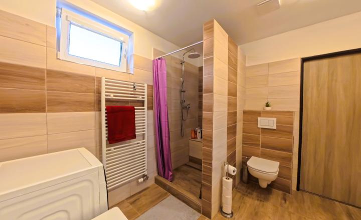 Jedinečný rodinný dom po rekonštrukcii, záhrada, Pezinok - Cajla - fotografia 13
