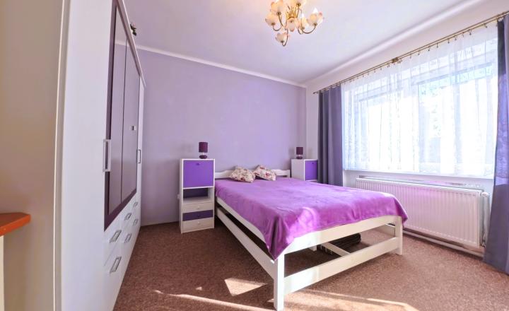 Jedinečný rodinný dom po rekonštrukcii, záhrada, Pezinok - Cajla - fotografia 10