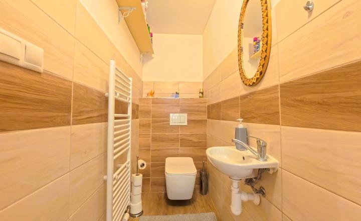 Jedinečný rodinný dom po rekonštrukcii, záhrada, Pezinok - Cajla - fotografia 15