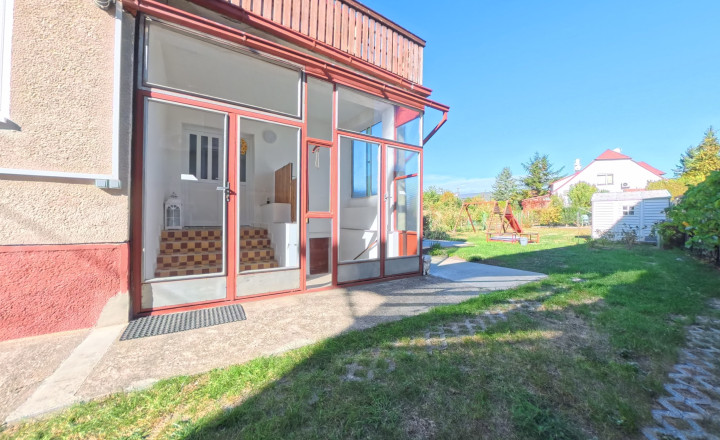 Jedinečný rodinný dom po rekonštrukcii, záhrada, Pezinok - Cajla - fotografia 2