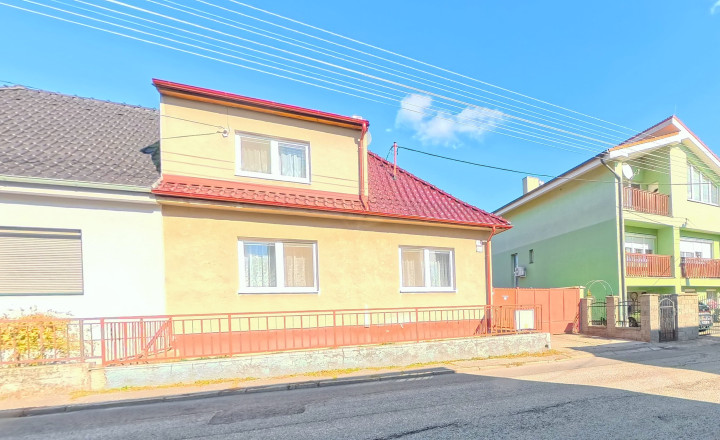 Jedinečný rodinný dom po rekonštrukcii, záhrada, Pezinok - Cajla