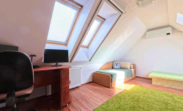 Priestranný 3,5 izbový mezonetový byt v Pezinku na Suvorovovej ul. - fotografia 14