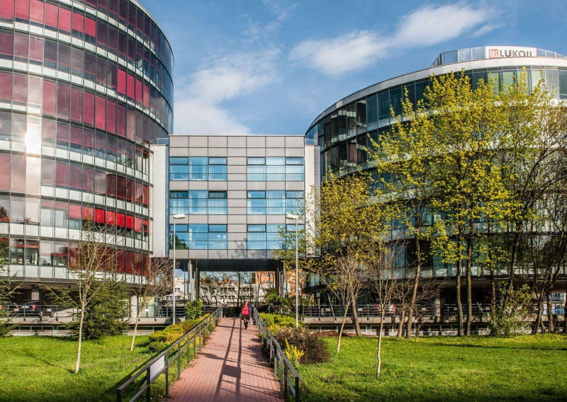 Prenájom: Komerčné priestory od 24 m2 - 742 m2, parkovanie, Röntgenova ul., Bratislava