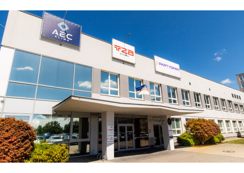 Atraktívne kancelárske priestory na prenájom, od 37 m2 do 326 m2, sklad, parkovanie zdarma