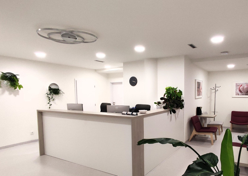 AMBULANCIE LEKÁROV 8 KS, vhodné pre kliniku, 295 m2, Röntgenova ul., BA - Petržalka